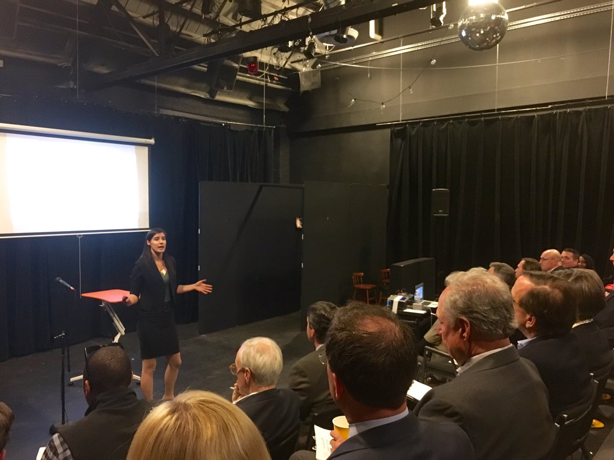 baltimoreangels's tweet photo. A host of great pitches at #AccelerateBaltimore last night. Here's @LidaZlatic, CEO of @ClassTracks, crushing it! https://t.co/mRYRym3htx