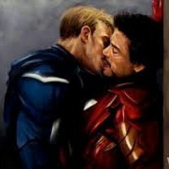 QueerGuySV's tweet photo. ir a ver Civil War con la esperanza de ver esto https://t.co/3BDe8FRDIS