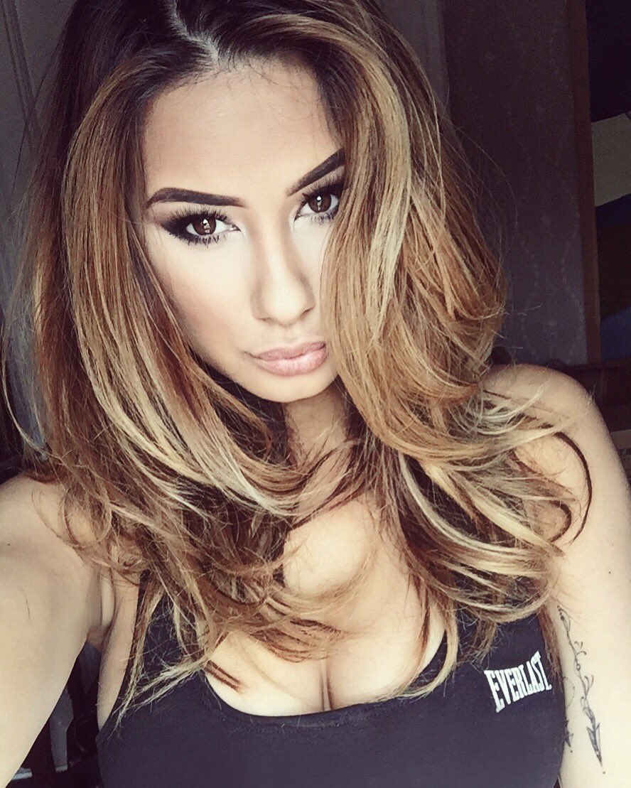 mariah_longo's tweet photo. Thanks, @nicoslice, for taking me lighter!!! When does the fun start? 💁🏼 https://t.co/MIGgB8J1A7