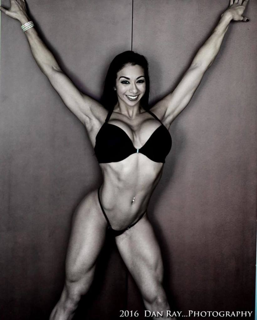 Buffyshots's tweet photo. @yesenia_perez007: Motivational Monday 💥 Do the work, be the prize ✨ 📸 By: @danrayphoto
#DanRay #FeminineMuscle #… https://t.co/PukEikBZWS