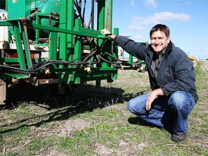 Dry sow clean paddocks first getfarming.com.au/pages/farming/… #farming #wheat #australianfarms