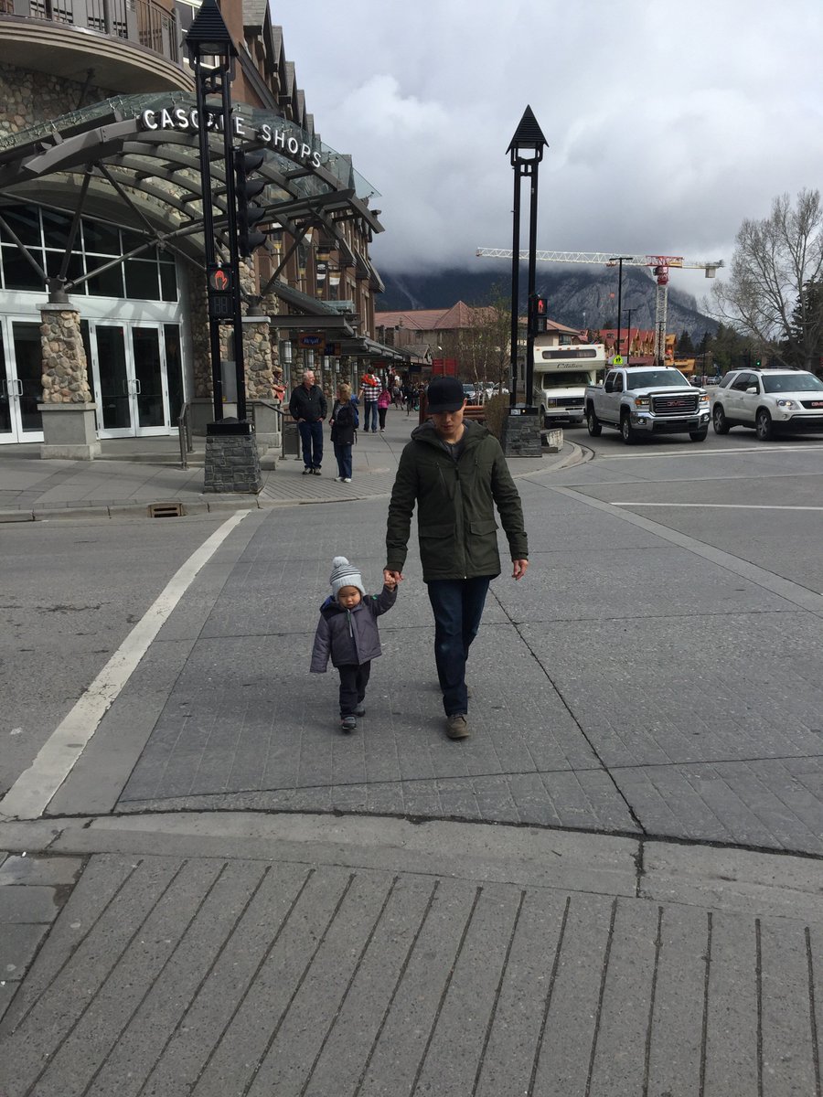 Linna73's tweet photo. Our trip to Banff https://t.co/Kv1Hlts0pK https://t.co/z7ep3D9hbS