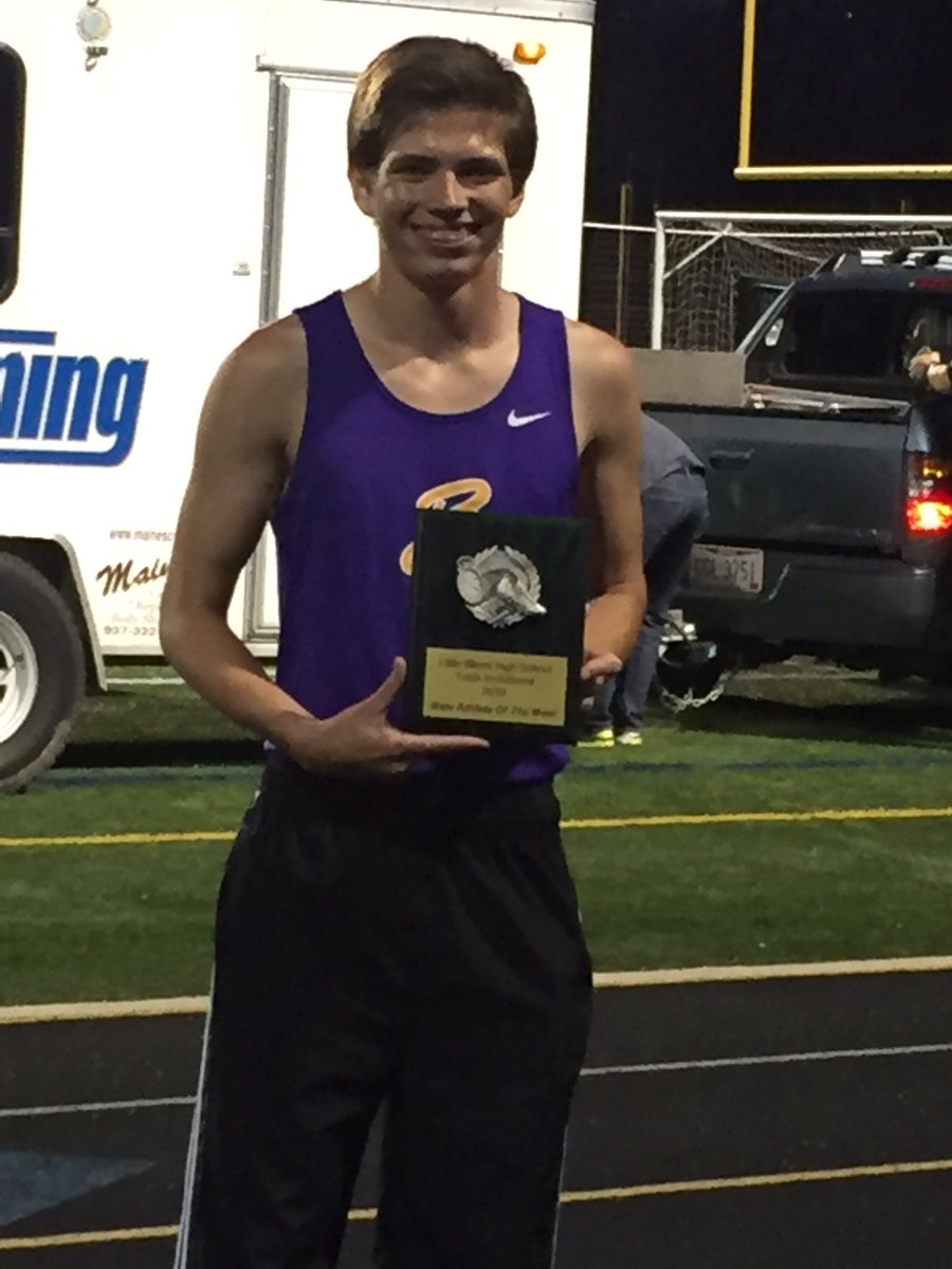Bellbrook_Track's tweet photo. Great night at the Little Miami Invitational. Girls won, boys tied for 1st &amp; Ethan Reigelsperger won the Meet MVP. https://t.co/SZImiNK5uv