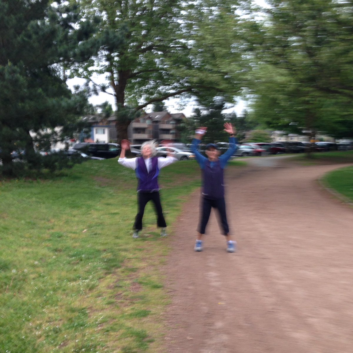 denisegeroux's tweet photo. Steph &amp; Betsy jumping jacks at the track #fourcornerdrill https://t.co/GMhj0MKlGr