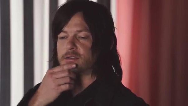 reedusaddict's tweet photo. #RandomReedus #reeduschintouch 😍😍 https://t.co/9OvBIRCLpO