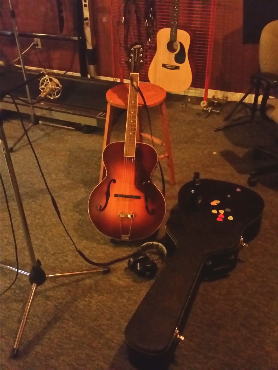 Empty_Shelves's tweet photo. More recording....  #ottmusic #DIY https://t.co/tSVTVV8Ylu
