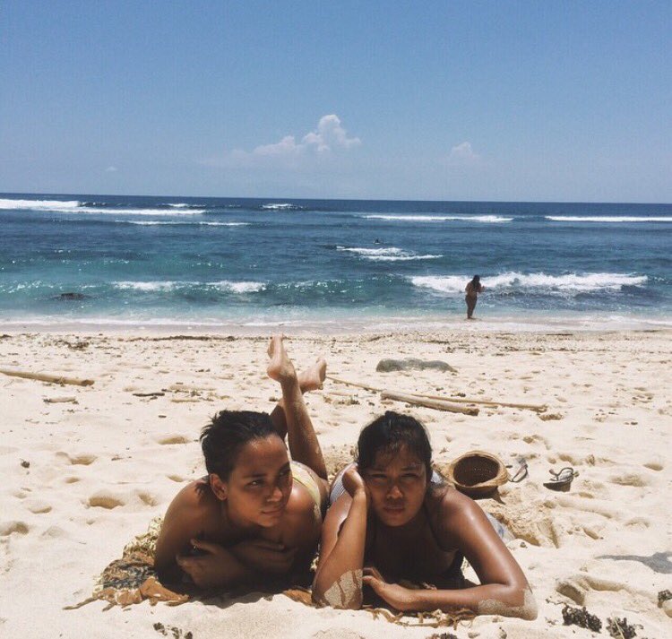 NikenKenni's tweet photo. Who doesnt love white sand beach and sunny day? #bali @hardrockfm @indtravel #PesonaIndonesia #ExploreNusantara https://t.co/PcQd8864f2