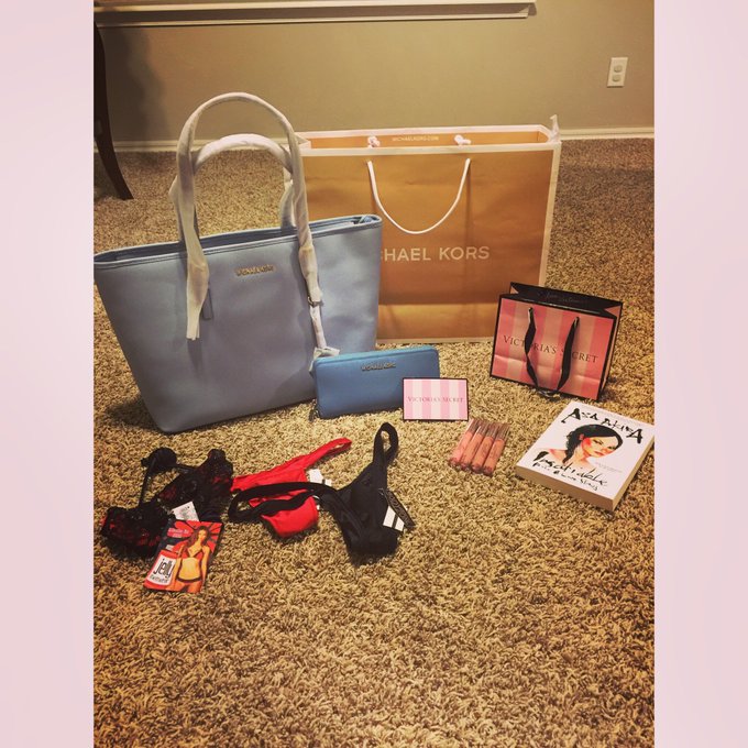 Watch Emily Mena's leaked NSFW photo on TwXstars