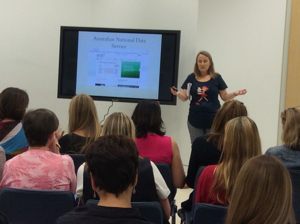 SLNSW_Learning's tweet image. Power researching data sets are the way. #teachlearn16 #SLNSW_Learning