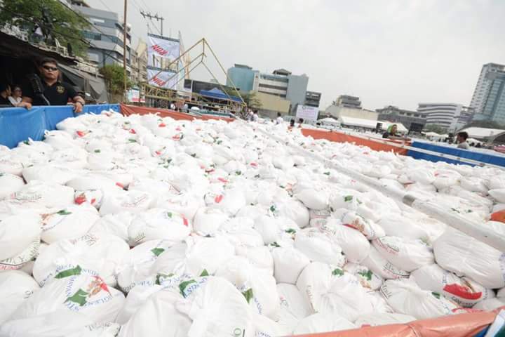 MhaeArmie's tweet photo. ' Ang pagmamahal sa kapwa ay isang paraan ng pagpapakita ng pagmamahal mu sa Diyos . '

#INCLingapSaTondo2016 https://t.co/UhQKcCqdVi