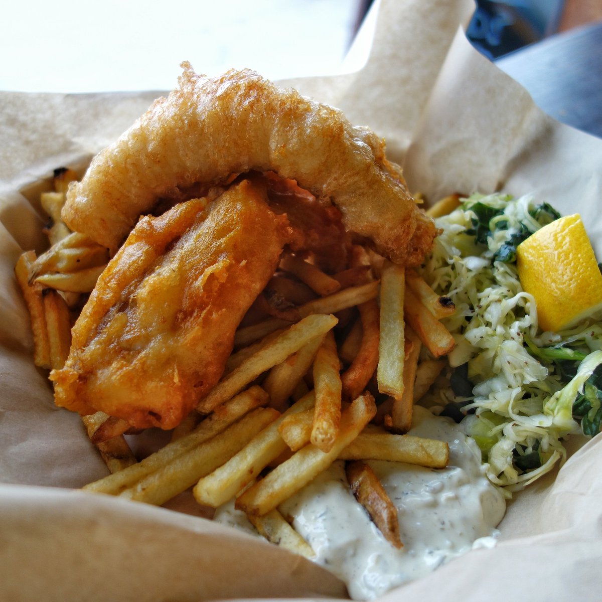 followmefoodie's tweet photo. Fish n' chips @TheFishCounter! Regular batter is solid,but @nextjengf #glutenfree (top piece) is lighter &amp; crispier! https://t.co/0bNzZy5msF