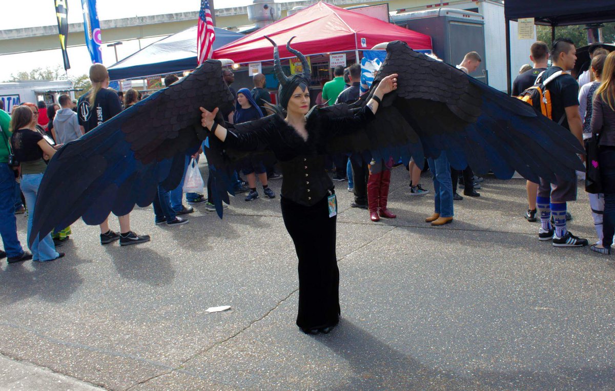 candccosplay's tweet photo. Hands down my favorite Cosplay Ive done #cosplay #maleficent #angelinajoliepitt #disney #disneyvillains #model https://t.co/ahClO0P0N4