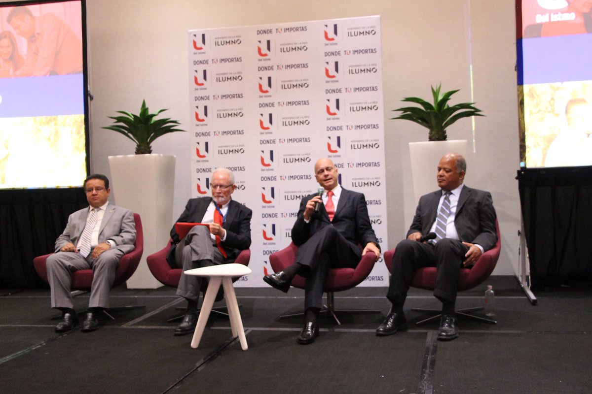 auppa's tweet photo. @OscarLeonOliva PRESIDENTE DE AUPPA PARTICIPA EN FORO INTERNACIONAL DE EDUCACIÓN SUPERIOR VIRTUAL EN PANAMÁ. https://t.co/uRBEchBH8t