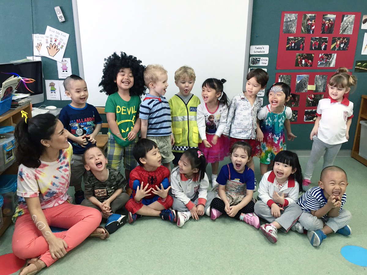 msjennlee2's tweet photo. We scream... Crazy!!! #dressdownday #tismacao https://t.co/qiIVoUXt07