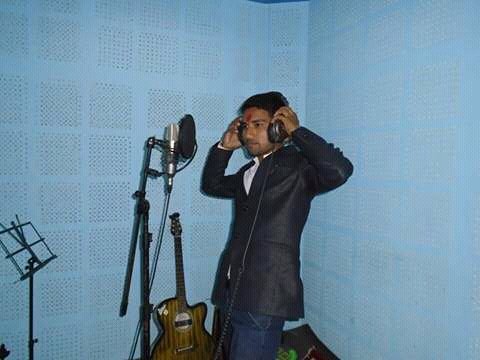 मलाई गाउन मन छ तिमिलाइ सम्झेर 
अनि मेरा हरेक शब्द मा तिमी घुल्ने छौ मिठास बनेर।