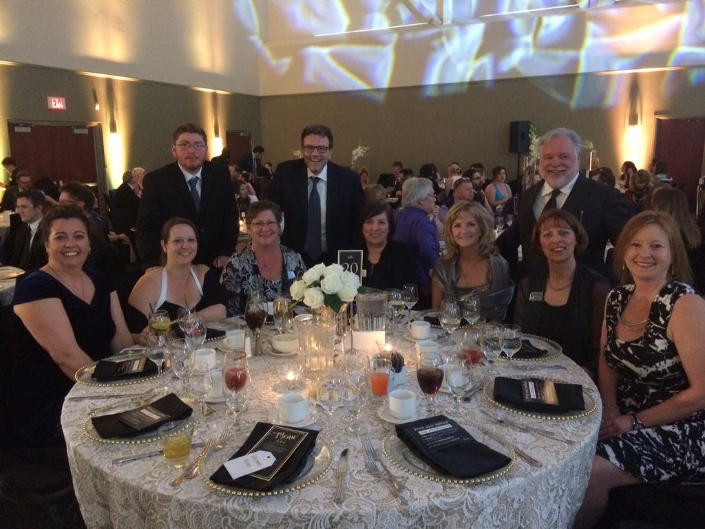 juliaatLOVE's tweet photo. @OttawaWeddAward #ottwedd2016
#allseasonsweddingceremonies what a great night https://t.co/2bEiG5aDp0