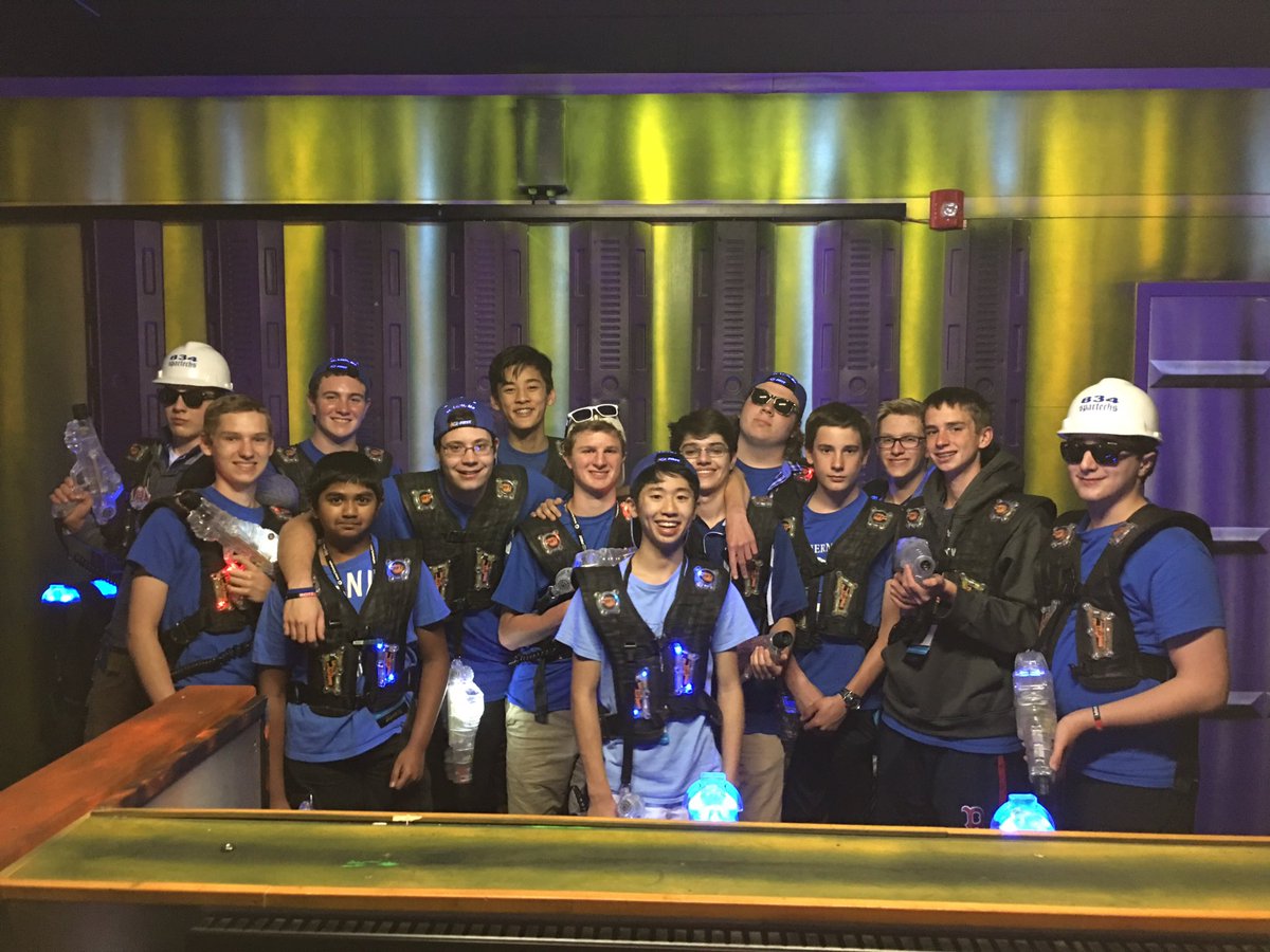 EdisonsFun's tweet image. Thx 4 visiting @EdisonsFun @frc834! Good luck at #stl #firstchamps this weekend! #FIRSTrobots #morethanrobots