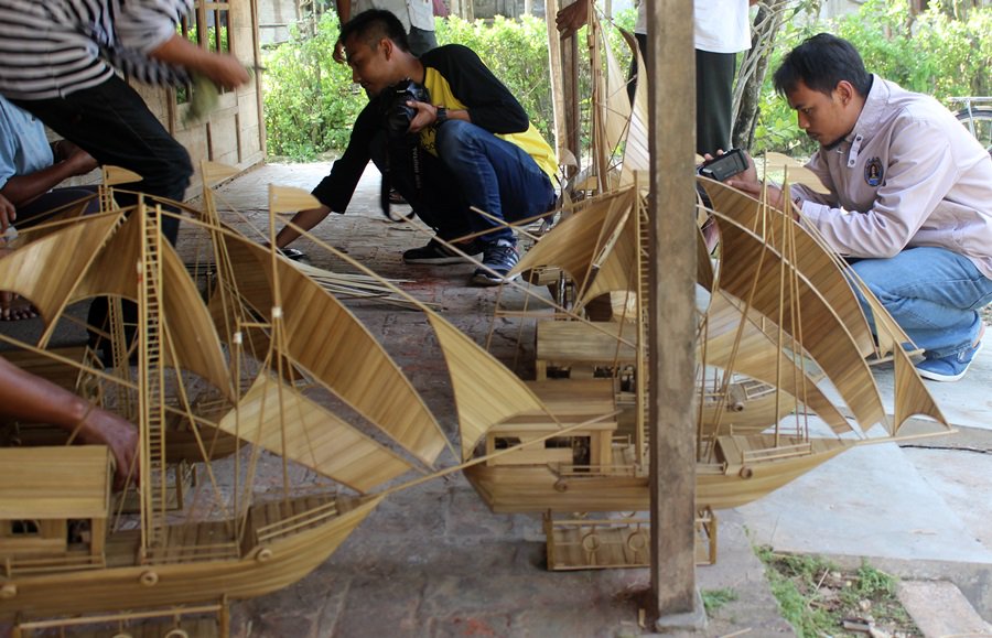 blorakab.go.id/index.php/13-u…