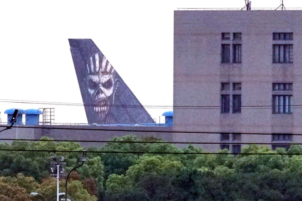 EdForceOneLog's tweet photo. These are some of the very few pictures of me in China. #EdForceOne #IronMaiden https://t.co/SayA8jH9Fb https://t.co/BQUQhu8bOS