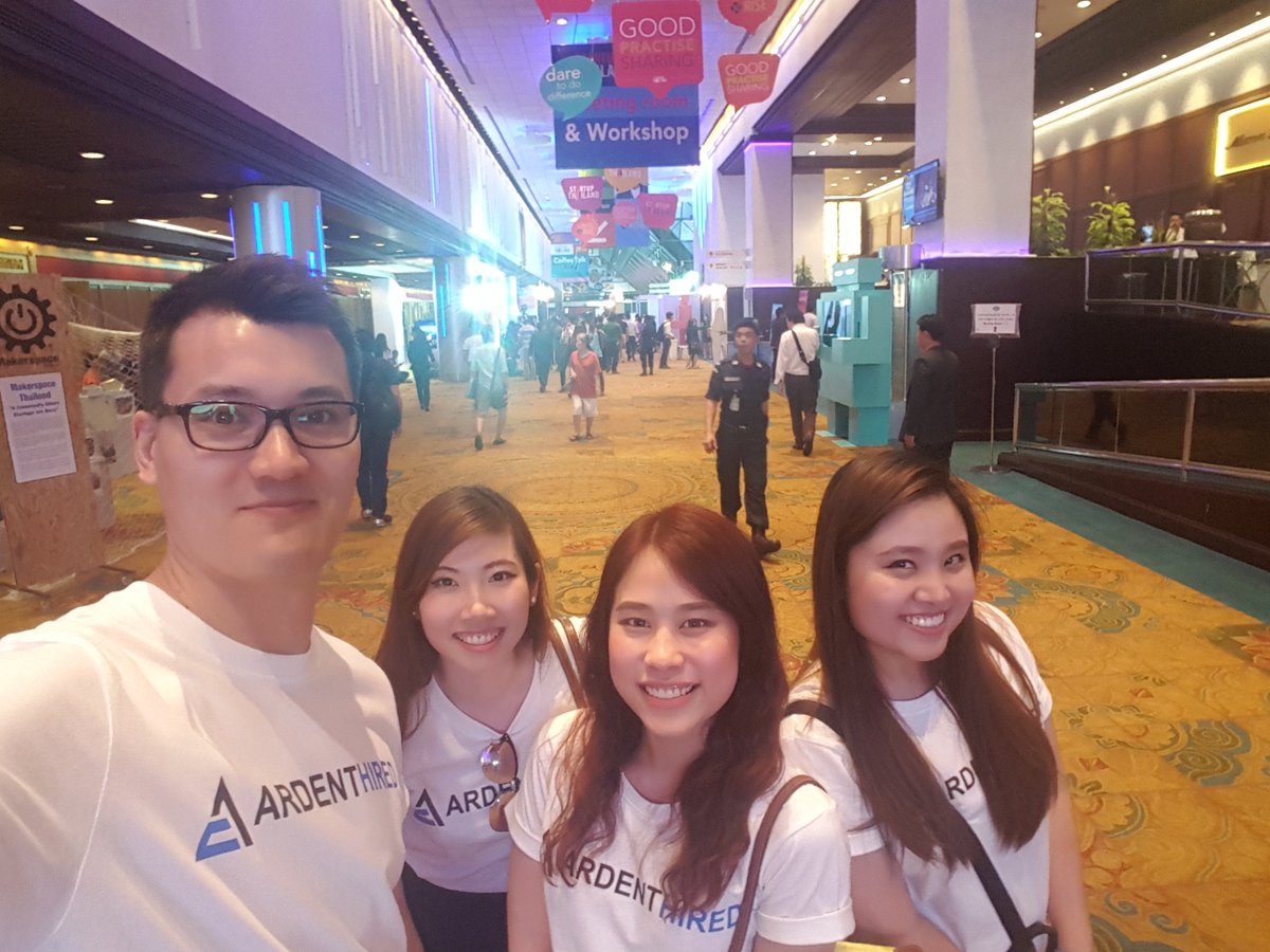 HUBBAHIRED's tweet photo. The Team at Startup Thailand 2016 #unitetorise #startups #Thailand https://t.co/d9rG7XguYh