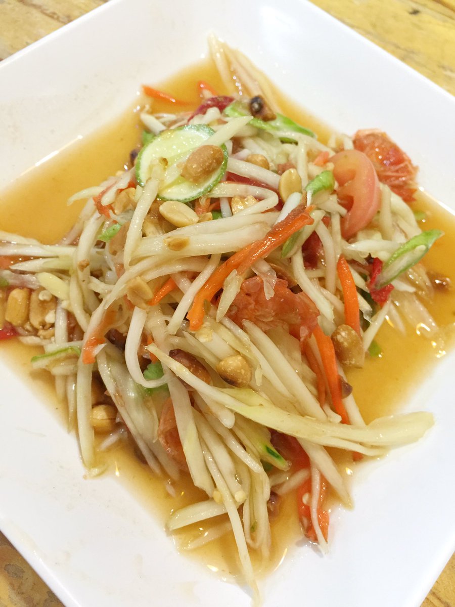 ยำวุ้นเส้น/หมูยอย่าง/ปีกไก่/ส้มตำ #ตำมารุม อร่อยแซ่ปมาก หมูยอปิ้งทำเองคือดีงามและหอมมาก <a href="/aroii/">@aroii บอกต่อ</a> #อร่อยไปแดก