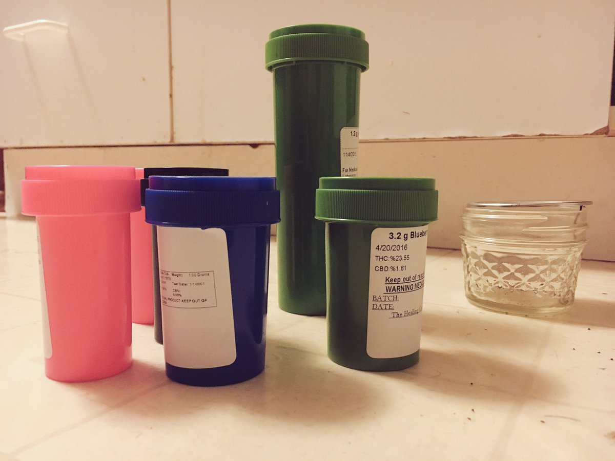 JasonMorganXXX's tweet photo. How fucking desperate am I? Going through all of my containers looking for crumbs. 😔😖😱 #needbud https://t.co/HkV9HeZlRE