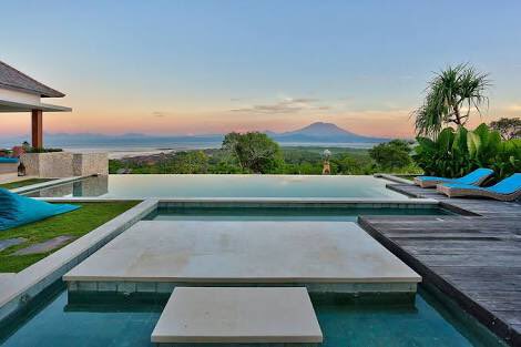 louwilson's tweet photo. In 3 Friday's I'll be here! Just sayin. #countdowntobali https://t.co/Ts8cLevrk6