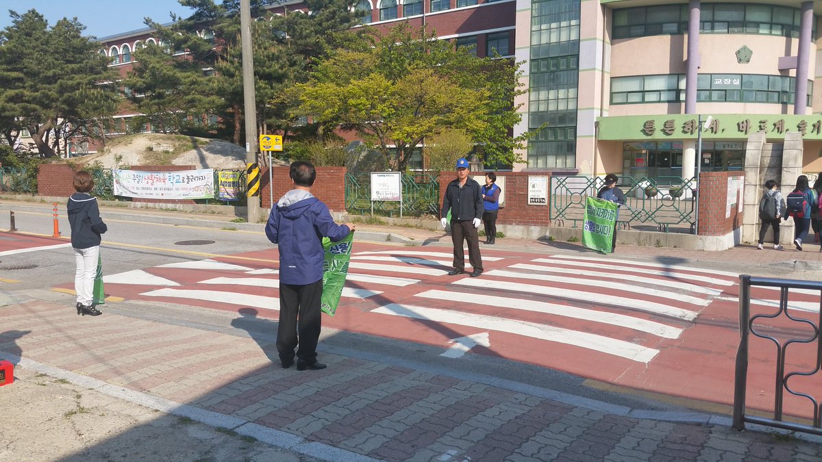 오늘법질서캠페인전개아침8시부터9시까지속초시중심도로8개보행도48명참가