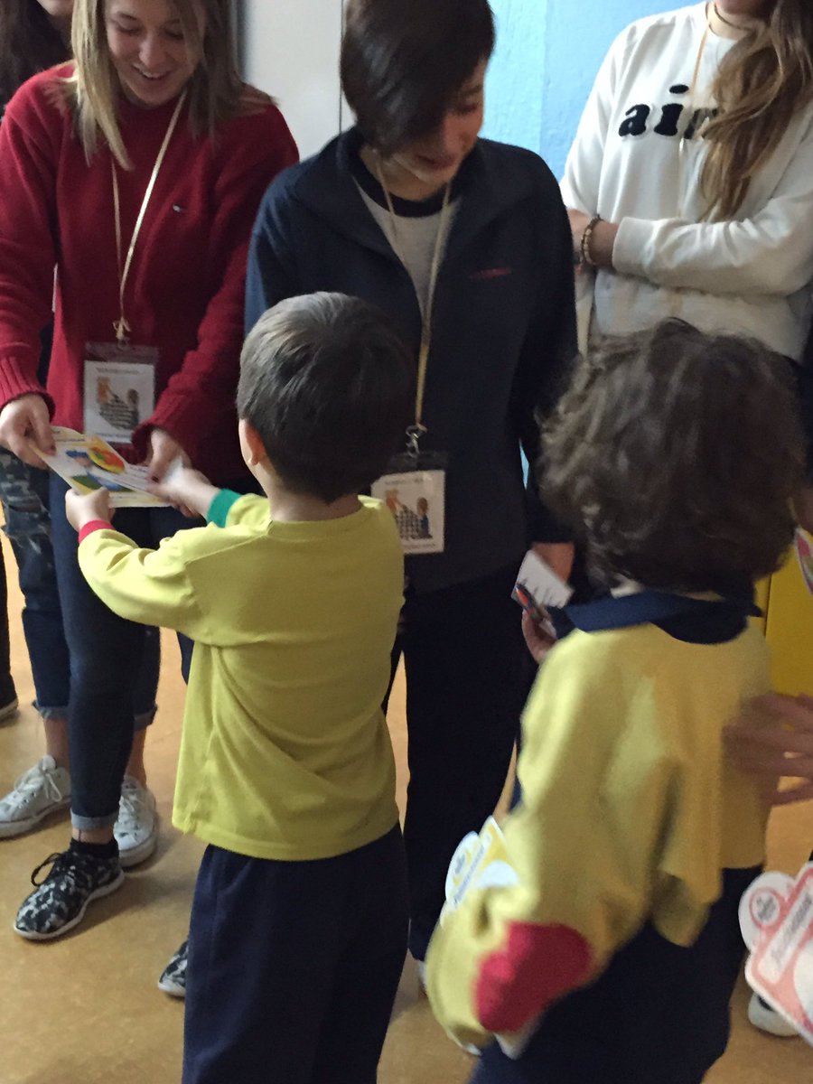 natzaretesplu's tweet image. Els hi lliurem la petita sorpresa que els hi hem preparat #chessinaction