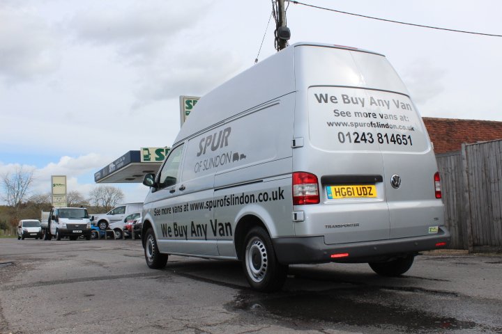 spurofslindon's tweet photo. #happyfriday with our newly sign written #volkswagentransporter #van #spurvan https://t.co/flYySik4a5