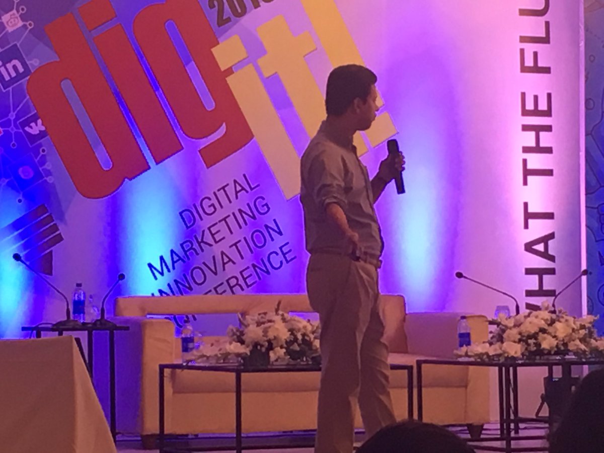 FarhatKMehboob's tweet photo. People check their phones 110 times a day @badar76 #digit2016 @PASpk https://t.co/On0BKvy4WL