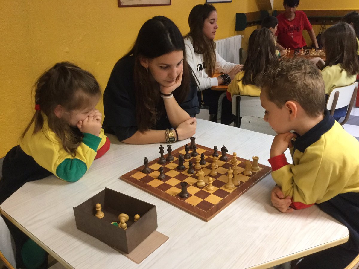 natzaretesplu's tweet image. Pensem abans de fer un moviment #chessinaction