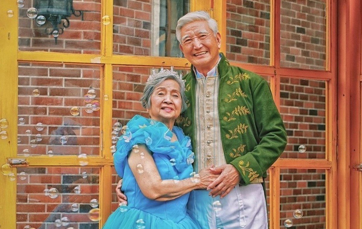 WhatsTrending's tweet photo. 81-Year-Old Husband Gives Wife the Disney Wedding of Her Dreams! https://t.co/Wtp4JzbrIN #RelationhipGoals https://t.co/11a0FqnQAD