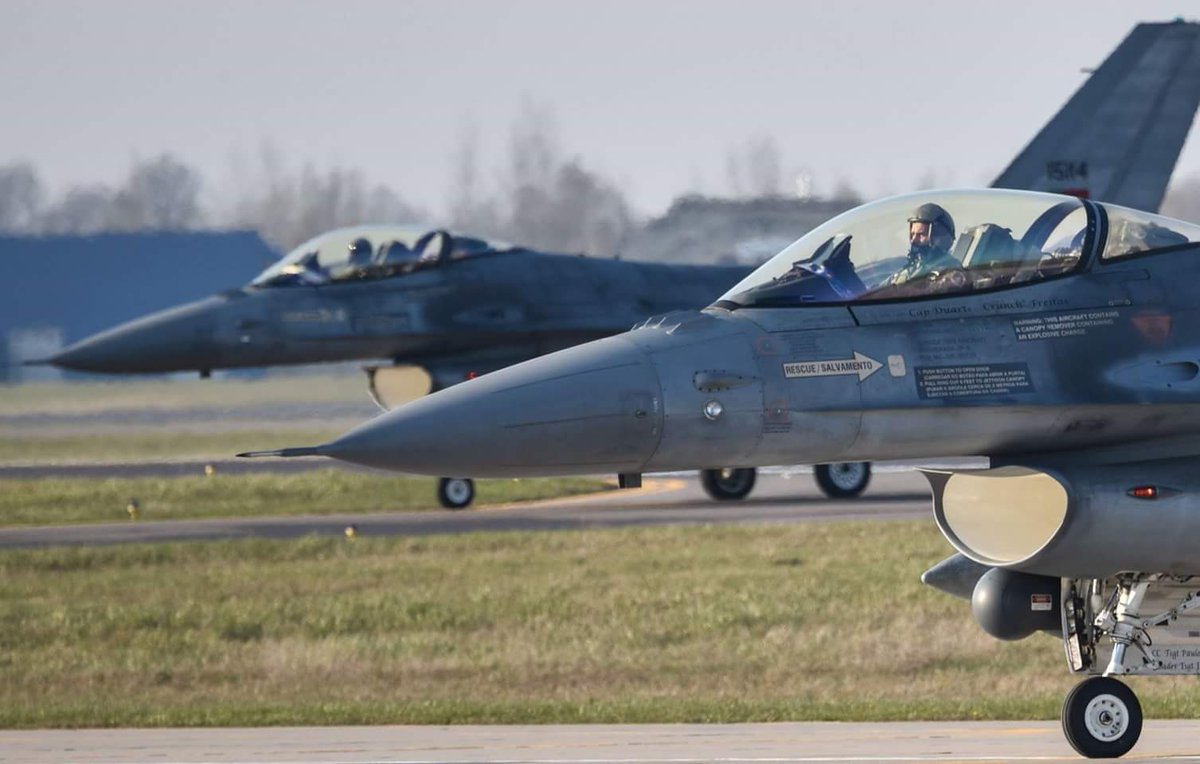 LitdelNATO's tweet photo. The #Portuguese F-16s have landed in #Siauliai to lead the @NATO #Baltic air policing mission. Bem vinda! Welcome! https://t.co/wNpBFXswJC