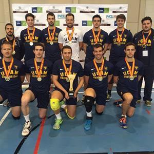 CAVEsquimo's tweet photo. Nuestro jugador @jvcm10 se proclama Campeón de España Universitario. Enhorabuena!! #Esquimoavanza https://t.co/lCxsq1wzKv