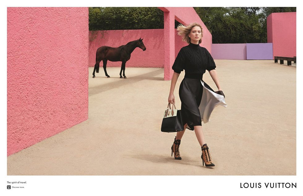 CheesyMagazine's tweet photo. La beauté de la nouvelle campagne @LouisVuitton avec Léa <3 https://t.co/vJUcu47wZ7 https://t.co/EVe4NZAIaY
