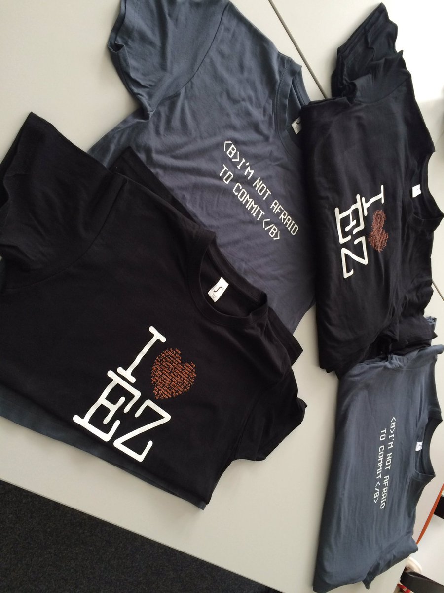 Ibexa_de's tweet photo. Es sind noch genügend T-Shirts zum abholen #symfony_live! #RT &amp; #Follow! #notafraid #tocommit #cologne @SensioLabsDE https://t.co/T8mwMzNbia