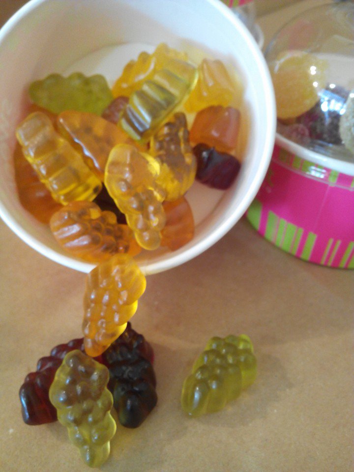 A endulzarse el viernes con gomis ecológicas y veganas!!!!  :-)
#APorElViernes