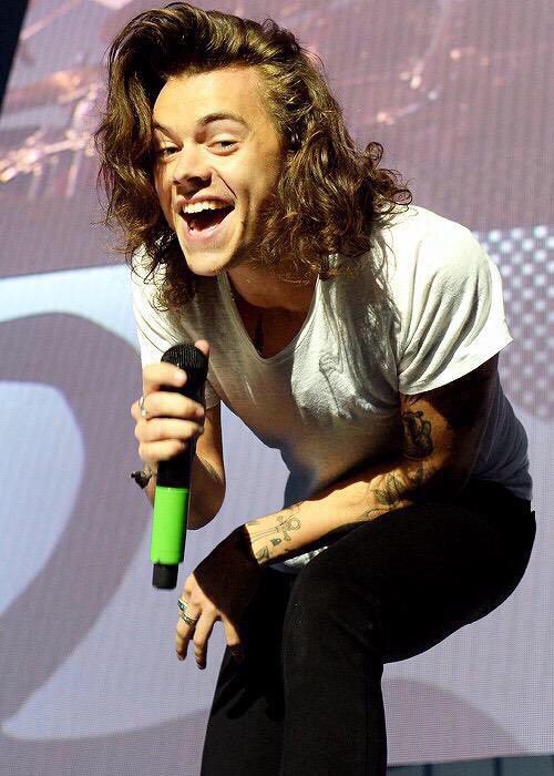 hesblack94's tweet photo. Harry Edward Styles

-a singer
-a song writer
-a fashion icon
-an actor

#HarryInDunkirk https://t.co/oc9KW14kQD