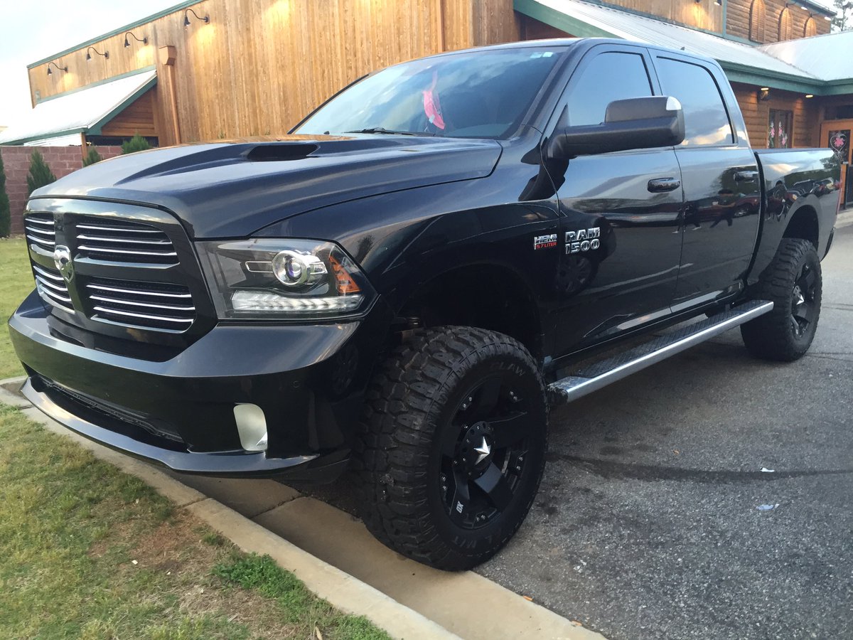 CodyJH2013's tweet photo. Like wtf my mom buys a brand new @Dodge @RamTrucks 1500 jacked up and I'm over here in a tiny @FordTrucks #Jealous https://t.co/FRqm9YrBeB