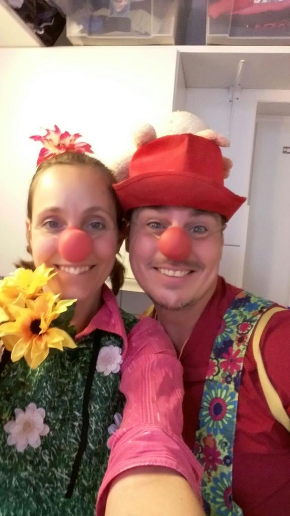 <a href="/DichterbijClown/">St. Dichterbij-Clown</a> Kwijt en Zwier spelen met veel plezier!