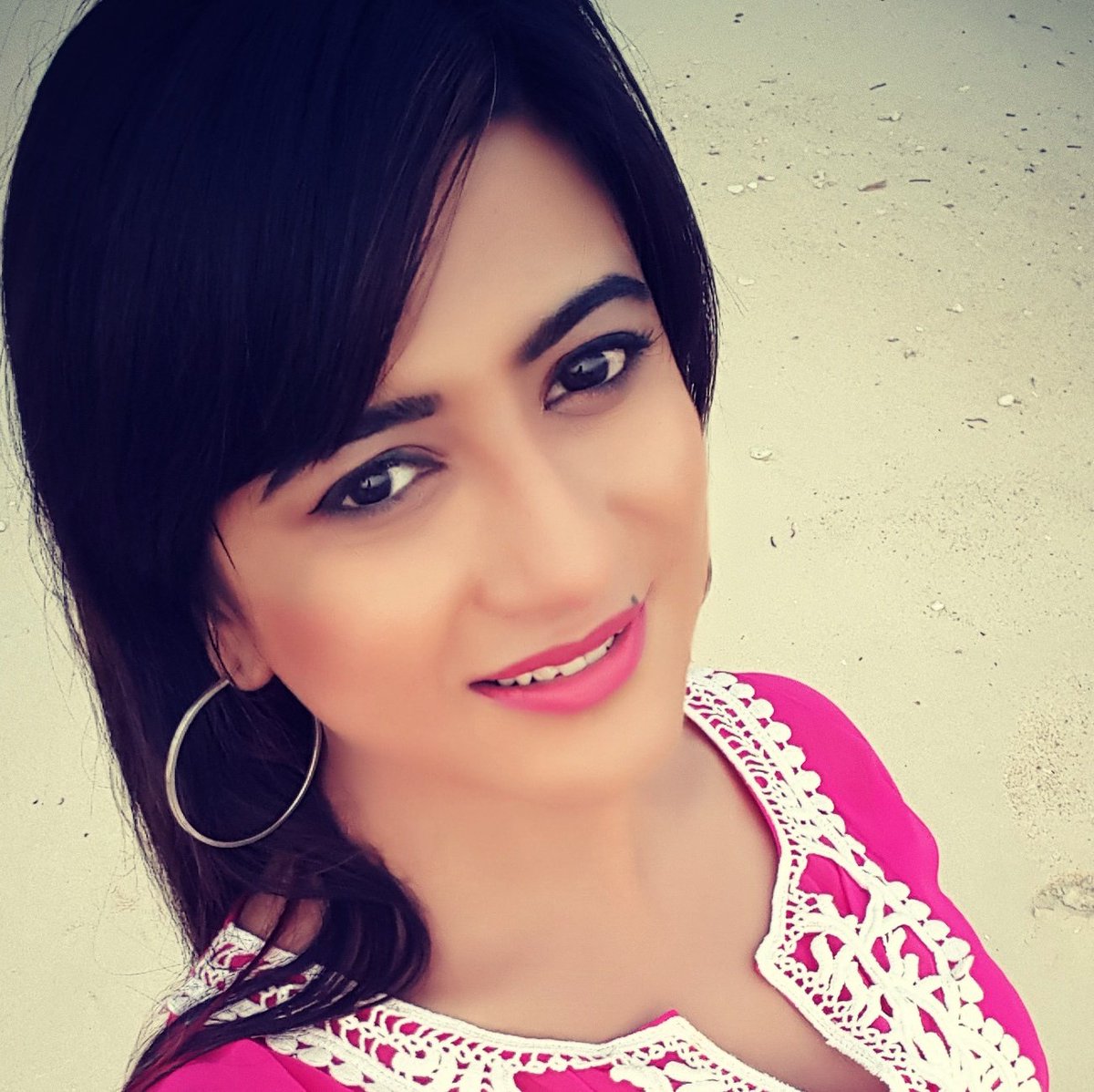 PoonamVT's tweet photo. #RealBeauty #Dove #beautifulwithin #Beauty Lies in the eyes of the beholder! https://t.co/JH68dDMi4q