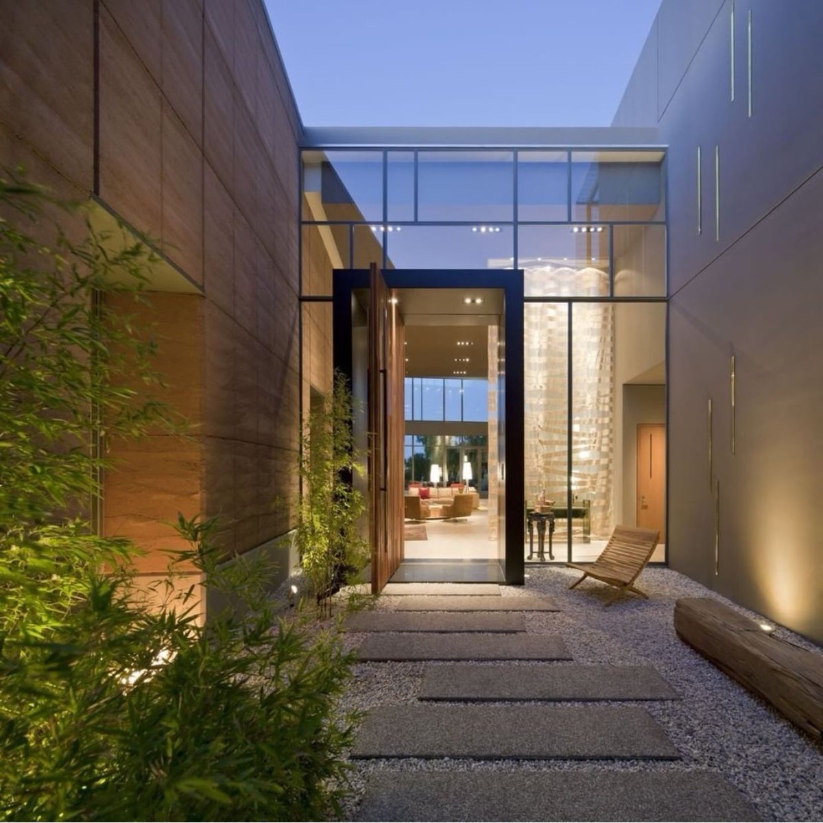 archiiz's tweet photo. Fascinating link between 2 solid volumes. #Architecture  #Glass #planning https://t.co/ZgfO5qG3CL
