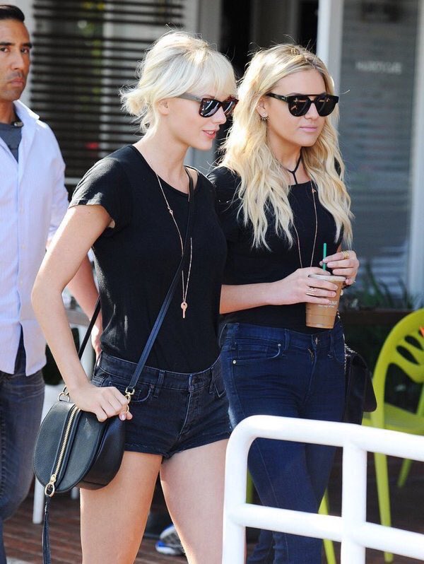 skippingtowns's tweet image. this is so much better than the grey tee shirt outfit she wore at coachella