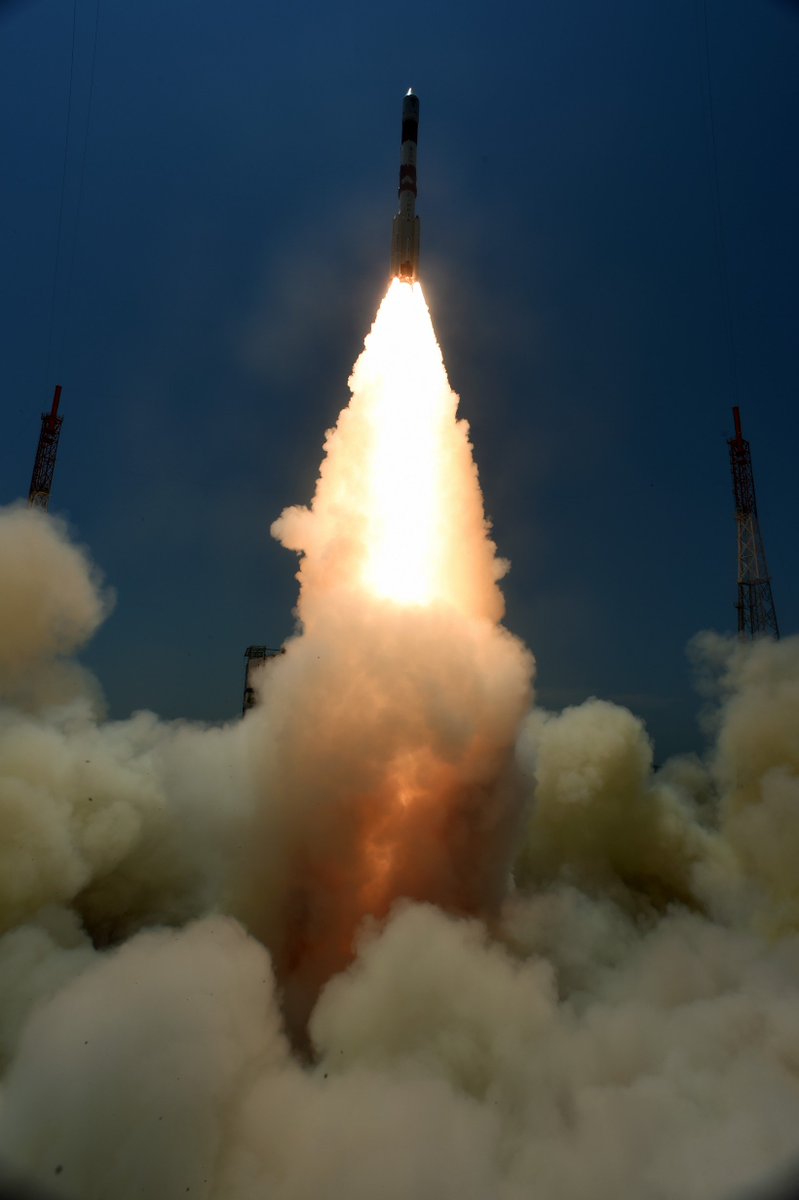 isro's tweet photo. PSLV-C33/IRNSS-1G Mission Launch https://t.co/D6MsLZl7GO