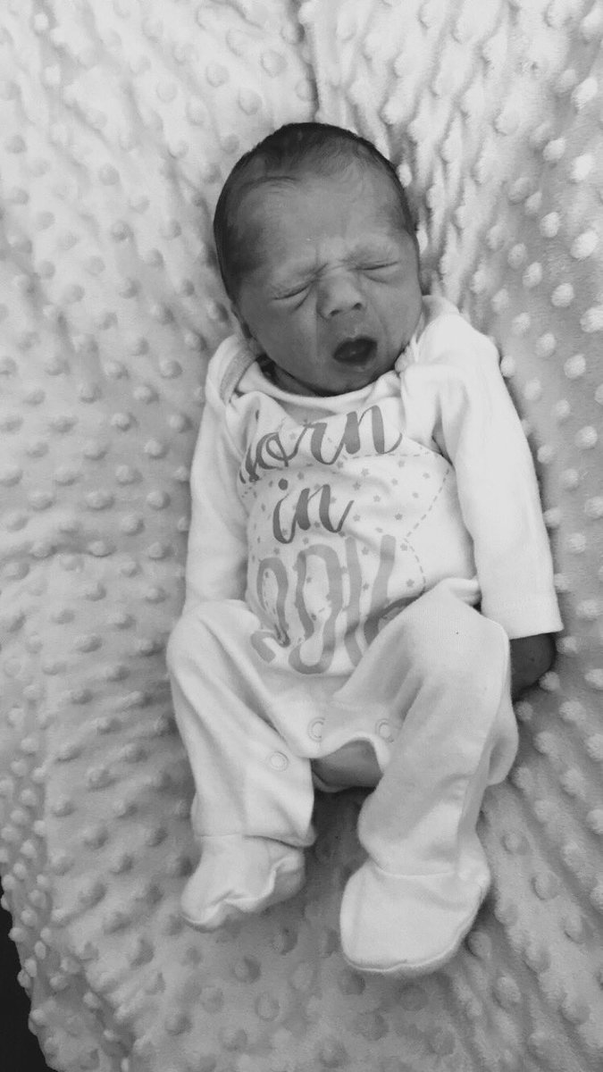 hannahopage's tweet photo. 💙#baby #boy #10daysold #son https://t.co/7rAxWnbS9y