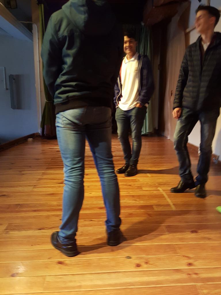 ziledeforta's tweet photo. Seguimos trabajando encima del escenario... #proyectomueca https://t.co/nXPZrBbHYg
