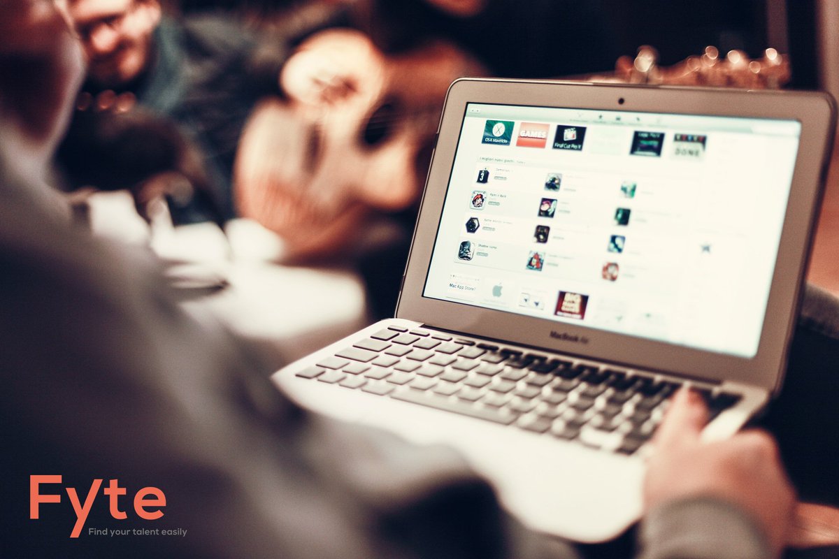 CBallongue's tweet photo. 10 conseils pour trouver un #job grâce aux #RéseauxSociaux @Fyteasily https://t.co/CQyY5xo4HA https://t.co/ckMvE0vjfN