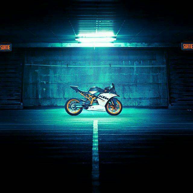 Ready to get your #KTM out of  the garage? 
#ReadyToRace
PC: KTM World