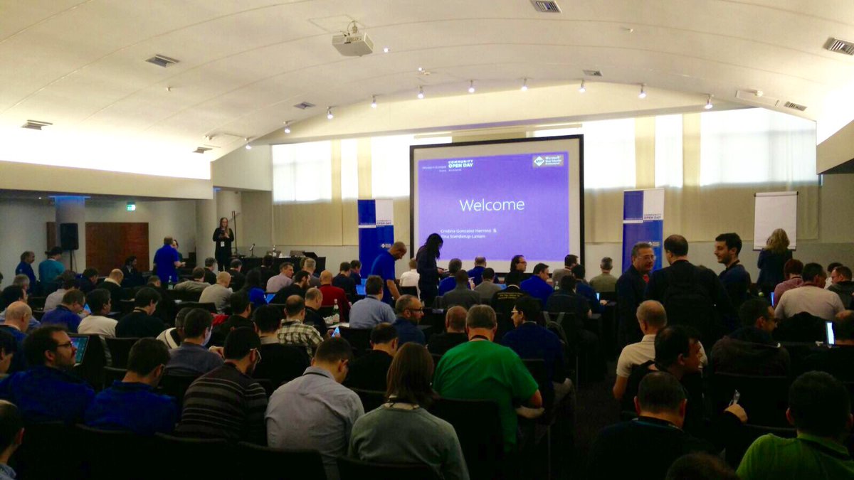 pasiona's tweet image. Mientras, en Roma... #COD16 ;) 👋🏻👋🏻